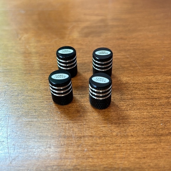 Land Rover Tire Valve /Stem Cap Air Valve Caps Metal 4Pcs Tire Decoration cover - Picture 1 of 5